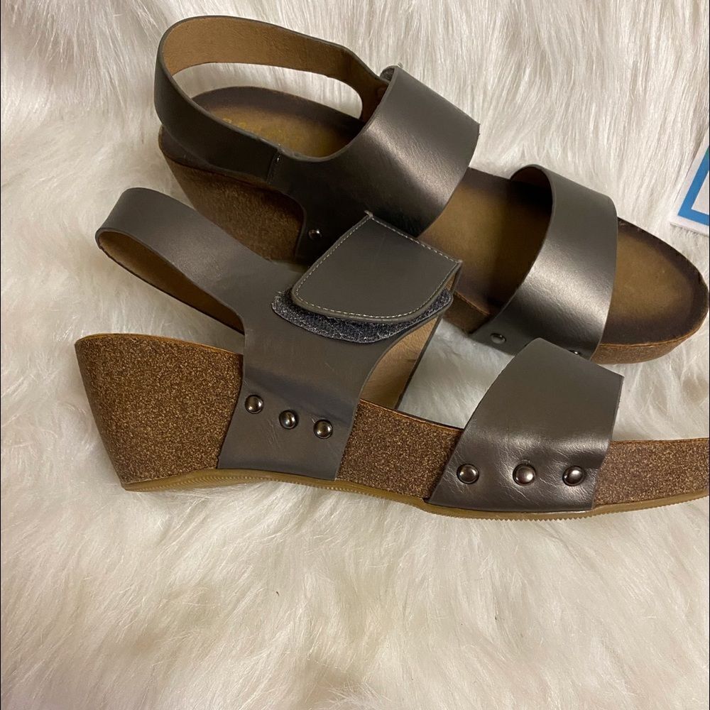 NWOT Rouge Helium Sandals with Cork Soles Size 8